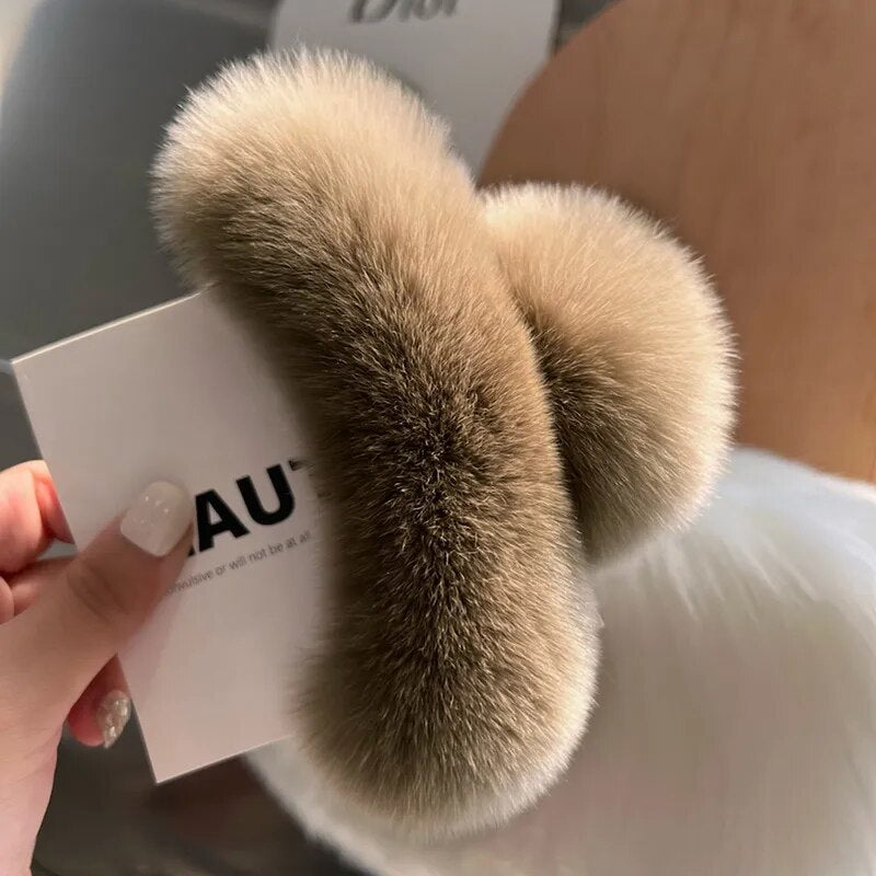 New Winter Faux Fur Hair Claw Elegant Acrylic Hairpins Plush Hair Clip Barrette Crab Headwear for Women Girls Hair Accessories