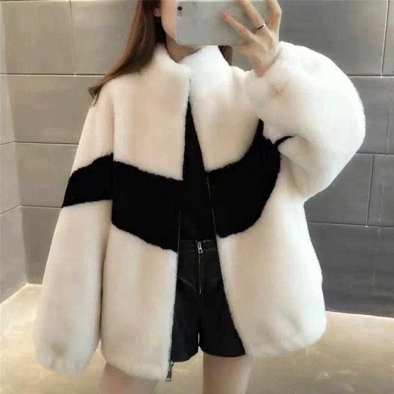 2023 Winter New Thickened Foreigner Fur Coat Women's Lamb Hair Particle Integrated Black and White Contrast Sweater
